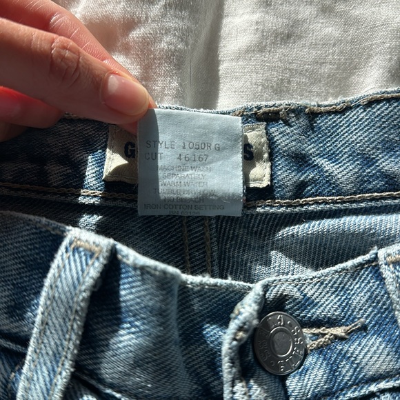 Vintage Guess Jeans | Size 27 fit like 26 - Picture 6 of 9